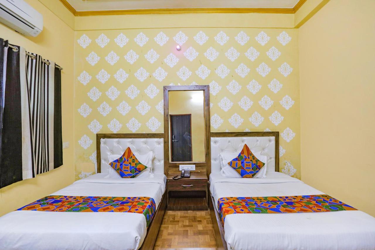Fabhotel Shivam Palace Varanasi Exterior foto